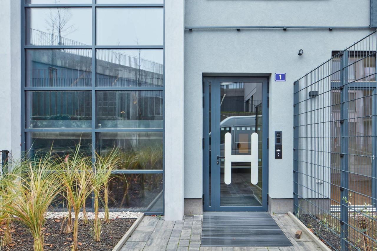 Days - Designer Apts - Garage - Terrace - Easy Access Daire